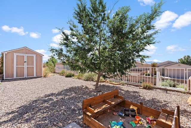 8104 Sleeping Bear Dr NW, Albuquerque, NM 87120 - view of yard featuring a shed