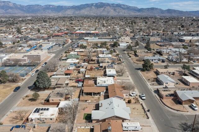 bird's eye view featuring a mountain view