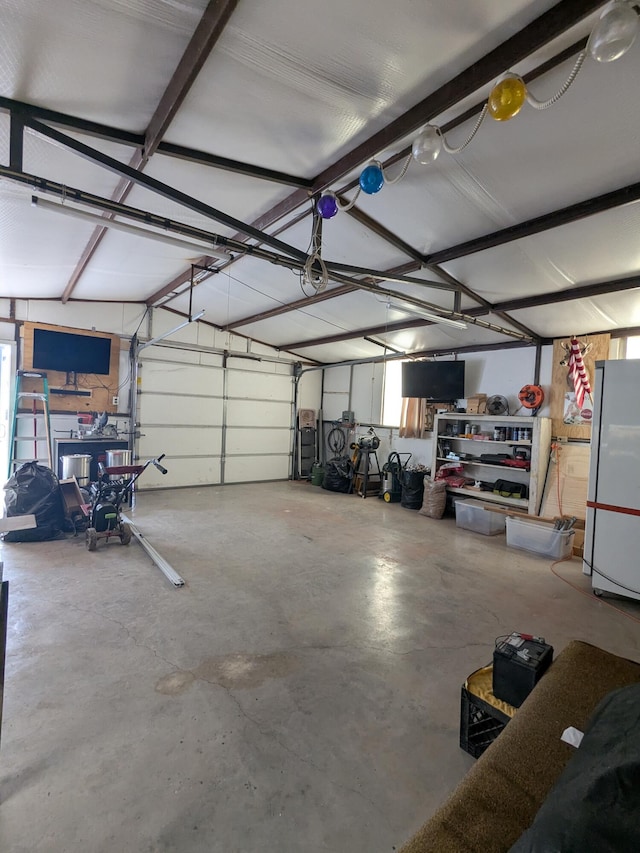 garage featuring freestanding refrigerator