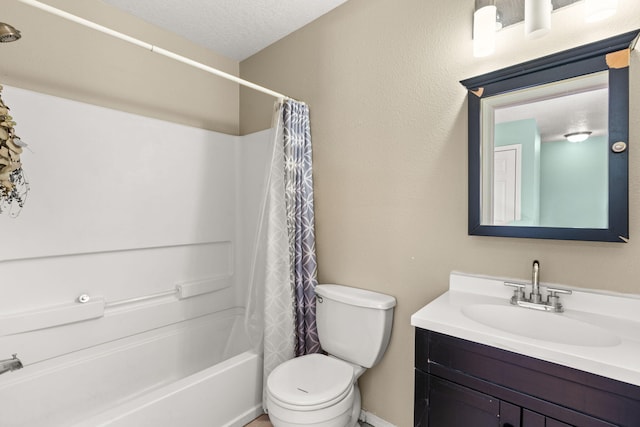 full bath featuring shower / bathtub combination with curtain, a textured ceiling, vanity, and toilet