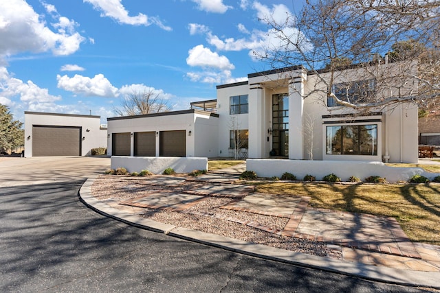 view of front of home with stucco siding