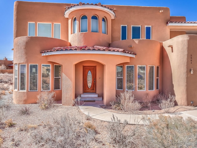 view of front of property featuring stucco siding