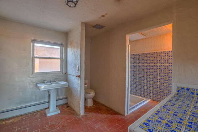 3805 Riverview Rd NW, Albuquerque, NM 87105 - full bathroom featuring toilet and a shower stall