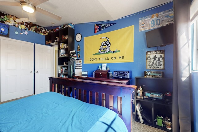 bedroom featuring carpet floors