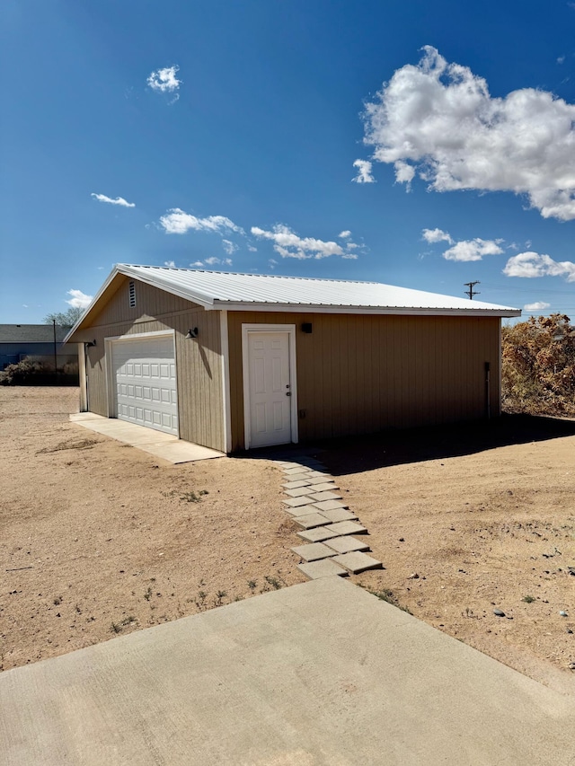 view of detached garage