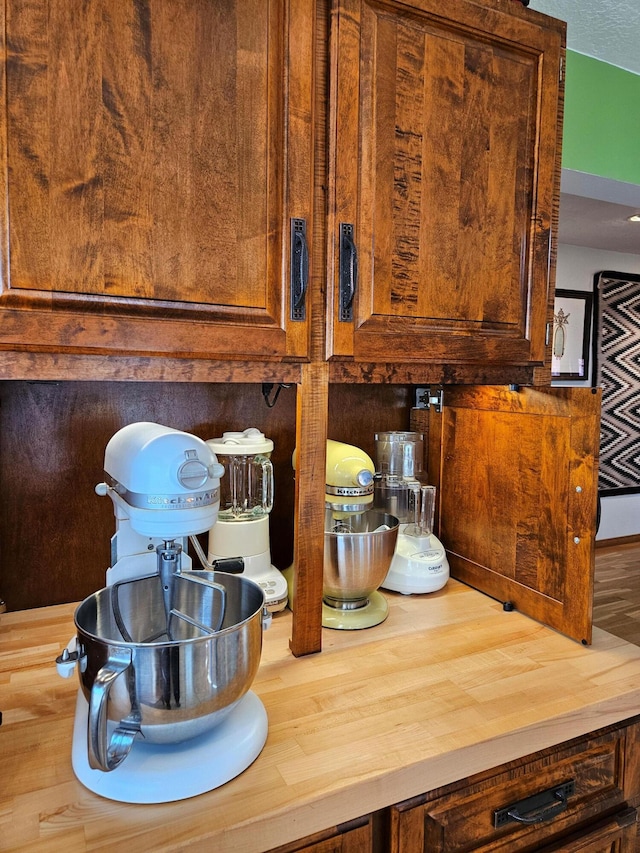 room details featuring butcher block countertops