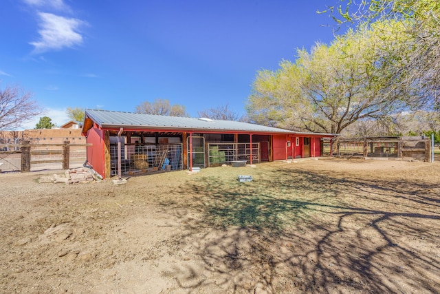 view of outdoor structure with an outbuilding and an exterior structure