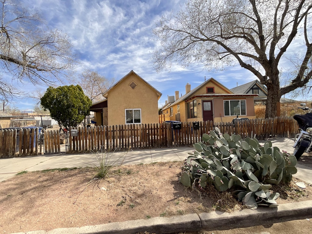 920 Arno St SE, Albuquerque, NM 87102 - photo 1