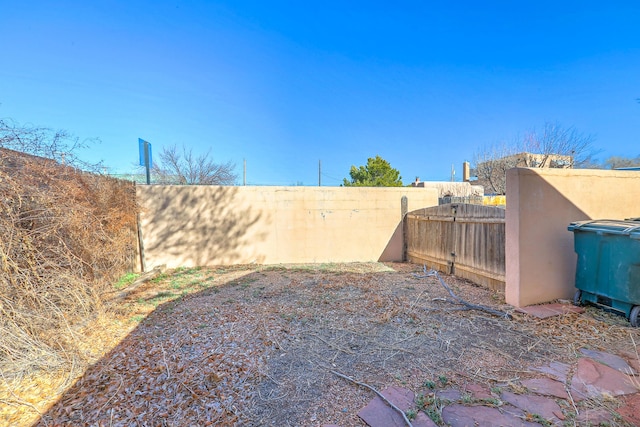 506 Onate Pl, Santa Fe, NM 87501 - view of yard featuring fence