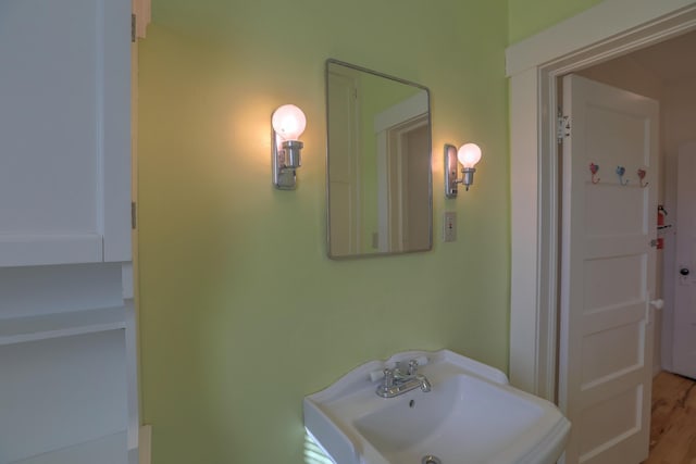 506 Onate Pl, Santa Fe, NM 87501 - bathroom featuring a sink
