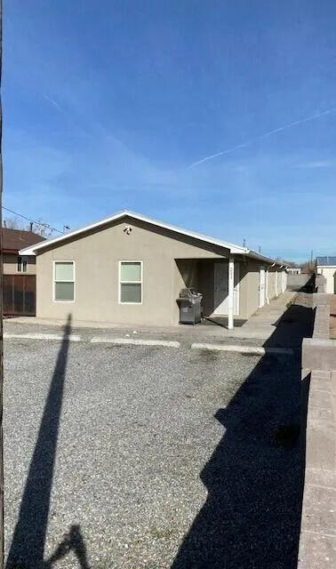221 Veranda Rd NW, Albuquerque, NM 87107 - photo 1
