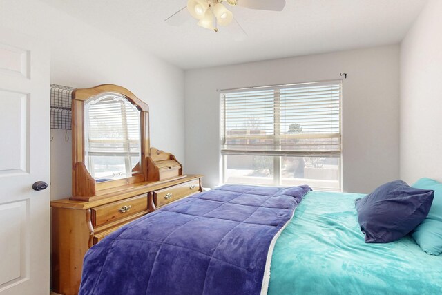1001 Calle Garza NE, Albuquerque, NM 87113 - bedroom with ceiling fan