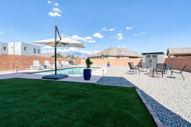 7754 Majesty Ct NW, Albuquerque, NM 87107 - view of yard with a patio area