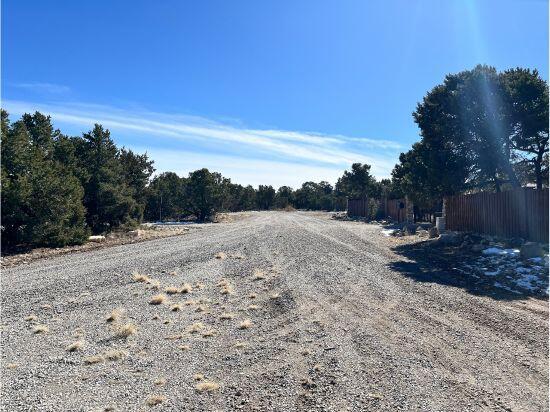8 Pinon Point Rd, Tijeras, NM 87059