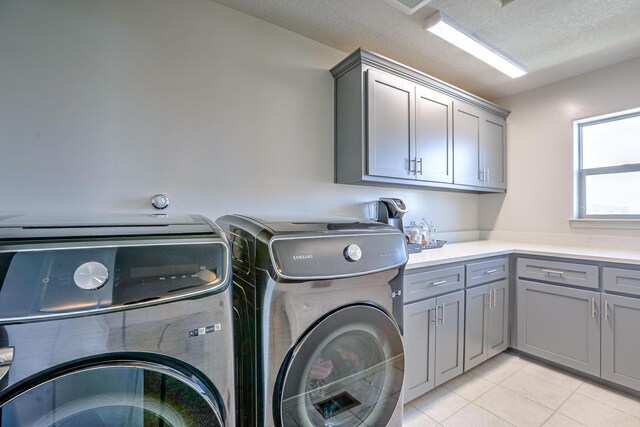 8717 Sevano Cir NE, Albuquerque, NM 87113 - living room featuring washer and clothes dryer, a textured ceiling, light carpet, a ceiling fan, and baseboards