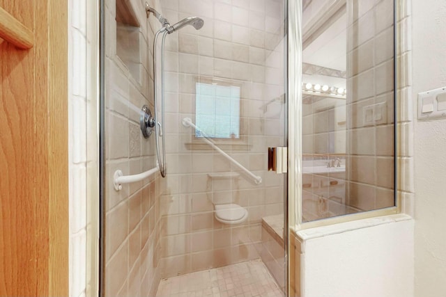 7827 Academy Trl NE, Albuquerque, NM 87109 - full bath featuring a stall shower