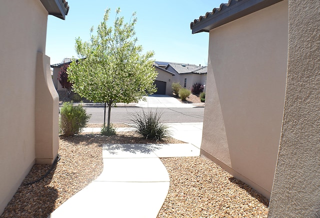 6016 N Sandia Ct, Rio Rancho, NM 87144 - view of yard featuring driveway