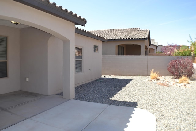6016 N Sandia Ct, Rio Rancho, NM 87144 - view of yard featuring fence and a patio