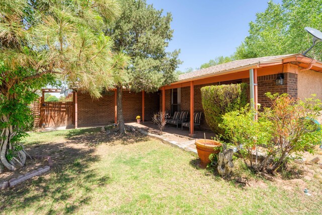 1706 Zickert Pl NW, Albuquerque, NM 87104 - view of yard featuring a patio area