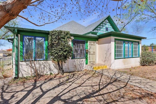 223 Edith Blvd SE, Albuquerque, NM 87102 - view of front facade featuring fence