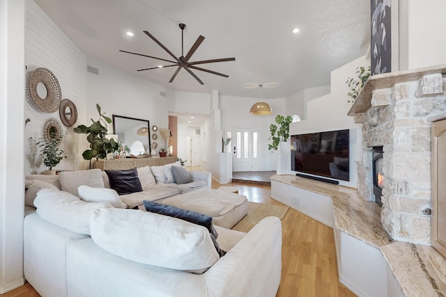 122 Martha Ct, Corrales, NM 87048 - living area featuring light wood-type flooring, a ceiling fan, and recessed lighting