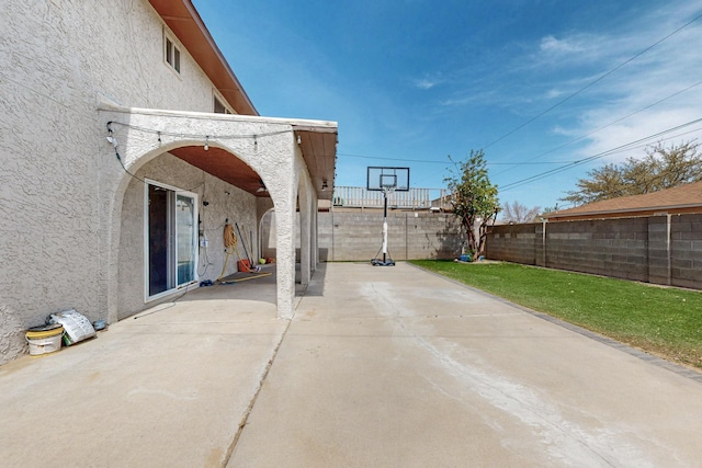 3008 Corona Dr NW, Albuquerque, NM 87120 - view of patio featuring a fenced backyard