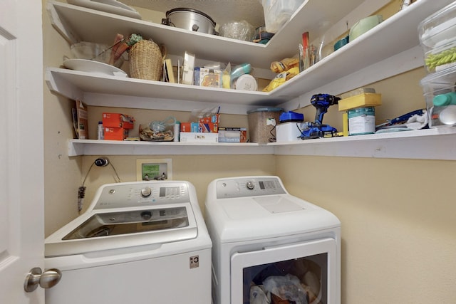 2 Cedar Hill Pl, Cedar Crest, NM 87008 - washroom featuring washer and dryer