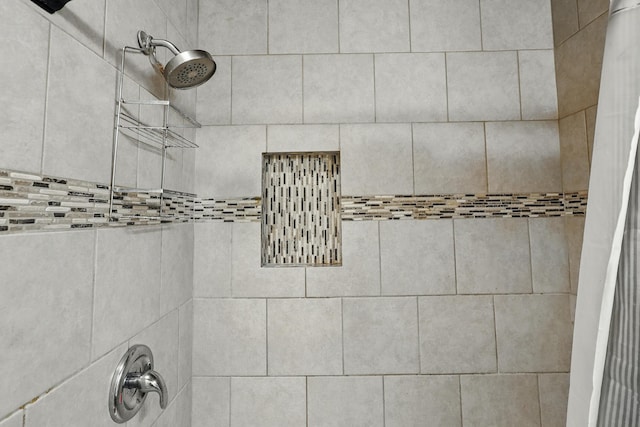135B Sichler Rd SW, Los Lunas, NM 87031 - bathroom view of tiled shower