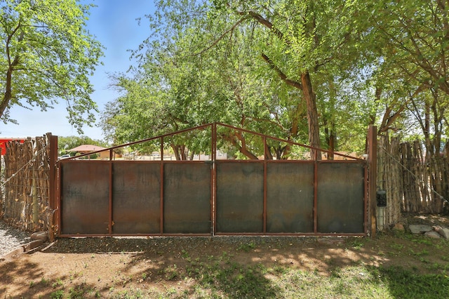 135B Sichler Rd SW, Los Lunas, NM 87031 - view of gate