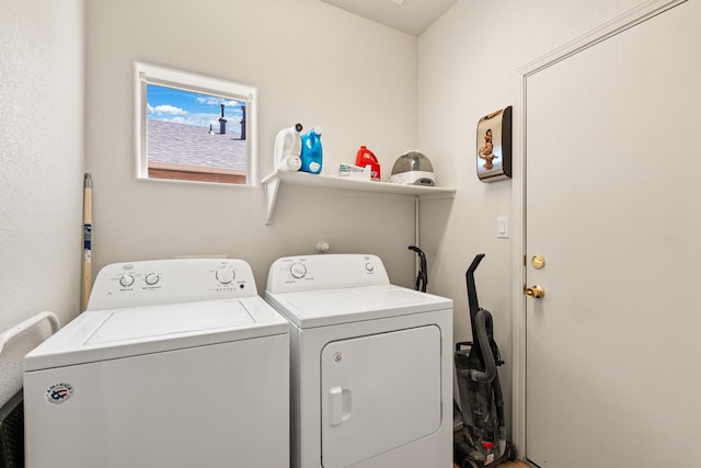 10532 Box Canyon Pl NW, Albuquerque, NM 87114 - clothes washing area with washer and dryer