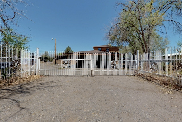 1647 Atrisco Dr SW, Albuquerque, NM 87105 - view of gate
