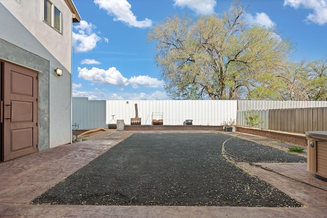 2912 William St SE, Albuquerque, NM 87102 - view of yard featuring a fenced backyard