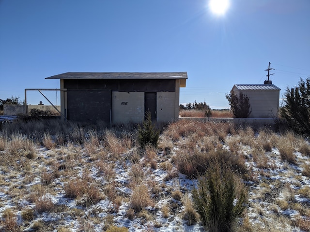 view of outbuilding