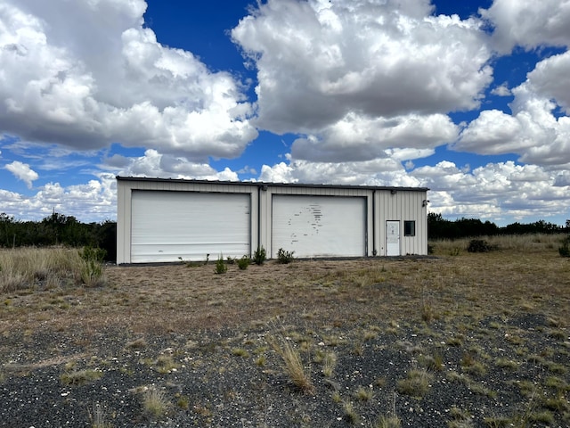 view of detached garage