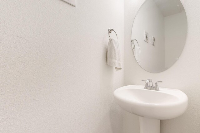 6300 Gannett Dr NE, Rio Rancho, NM 87144 - bathroom with a sink
