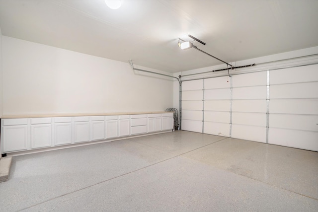 3003 Turquesa SE, Rio Rancho, NM 87124 - garage featuring a garage door opener