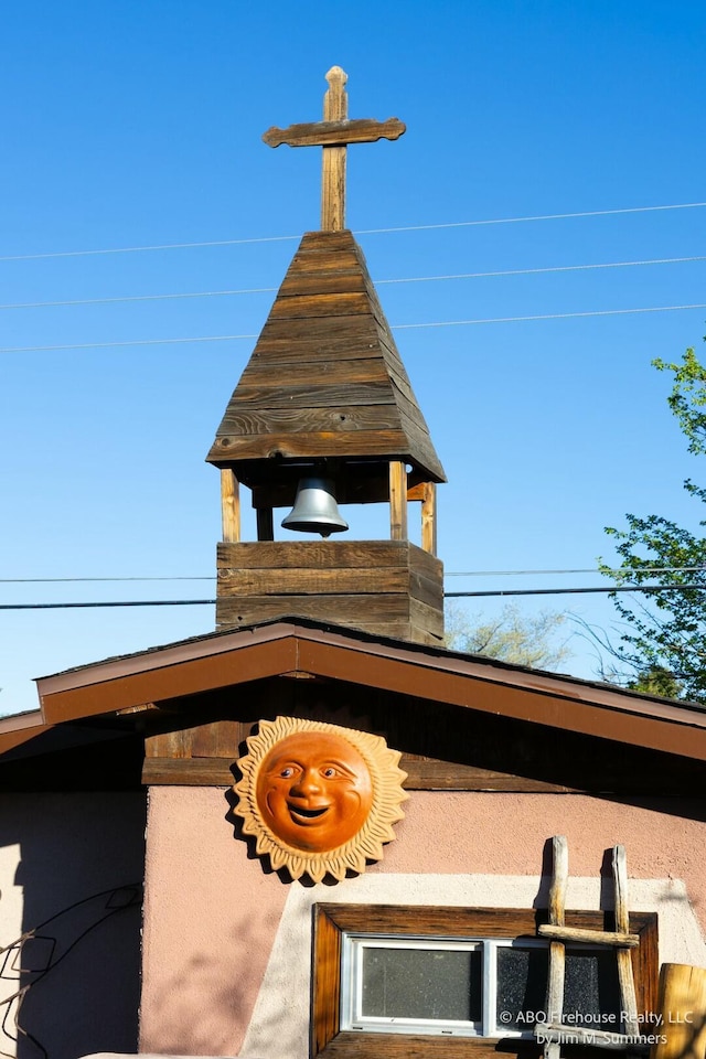 view of exterior details