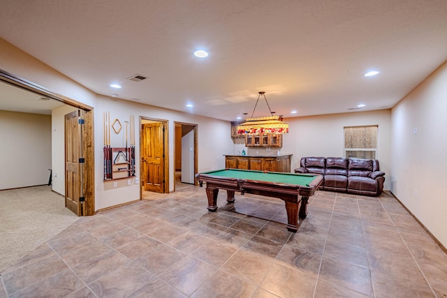 5016 Frontier Rd NE, Rio Rancho, NM 87144 - recreation room with recessed lighting, visible vents, a dry bar, and billiards