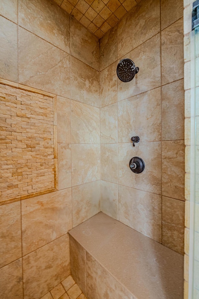 5016 Frontier Rd NE, Rio Rancho, NM 87144 - full bathroom with tiled shower