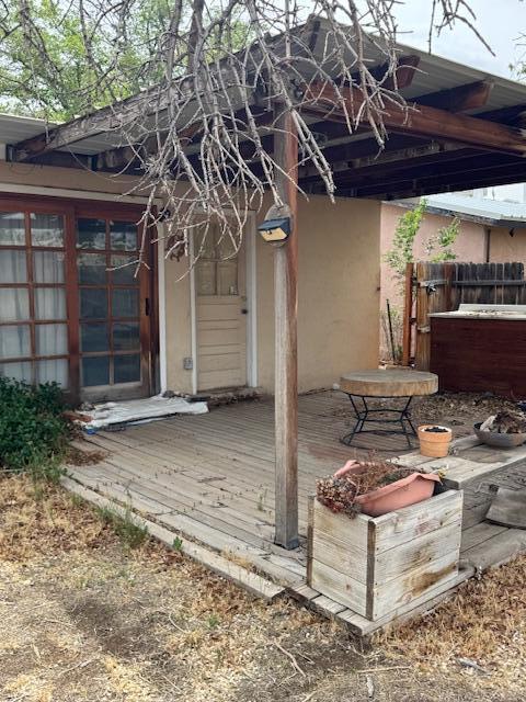 10509 San Jacinto Ave NE, Albuquerque, NM 87112 - wooden terrace with fence
