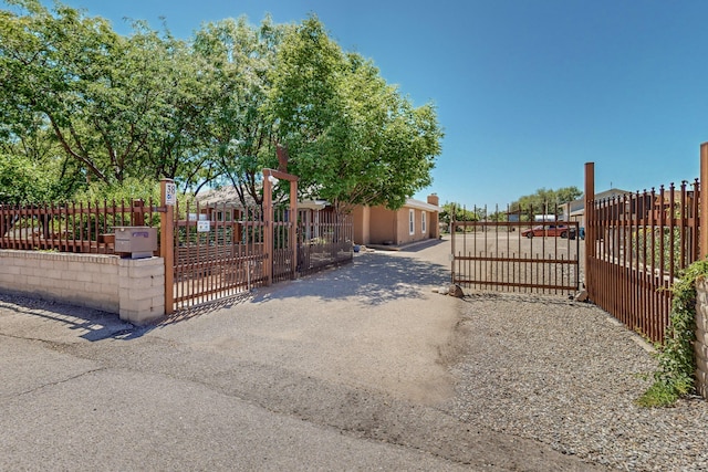 38 Elias Rd, Los Lunas, NM 87031 - view of gate