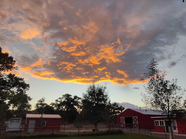 7 Wildwood Ln, Peralta, NM 87042 - view of yard with fence, an outdoor structure, and an outbuilding