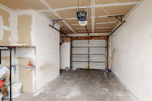 308 Garden Ave SW, Los Lunas, NM 87031 - garage with a garage door opener