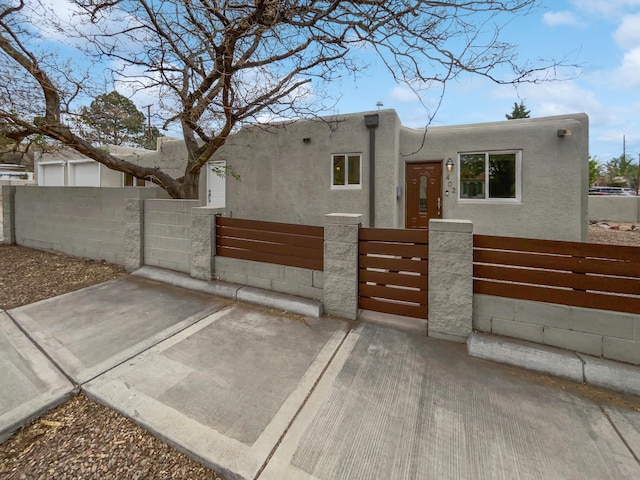 402 Dartmouth Dr SE, Albuquerque, NM 87106 - photo 1
