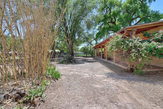 545 Atrisco Dr NW, Albuquerque, NM 87105 - view of yard with fence