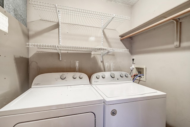 545 Atrisco Dr NW, Albuquerque, NM 87105 - laundry area with separate washer and dryer and laundry area