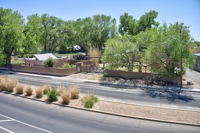 545 Atrisco Dr NW, Albuquerque, NM 87105 - view of road with curbs