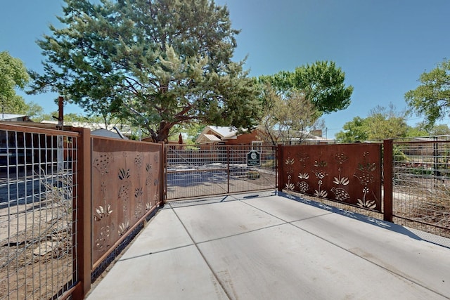 5 Hobbs Rd, Peralta, NM 87042 - view of gate with fence