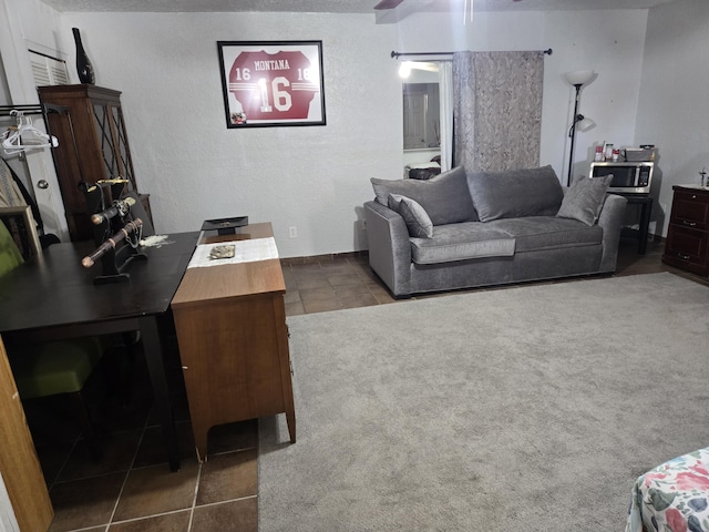 908 W Chavez Ave, Belen, NM 87002 - view of tiled living room