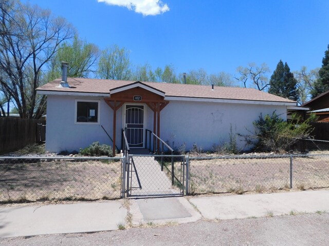 102 S Nogal Ave, Capitan, NM 88316 - photo 1